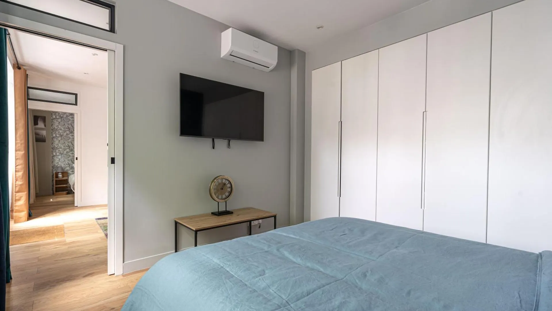Grand Climatise 2br Avec Terrasse Apartment