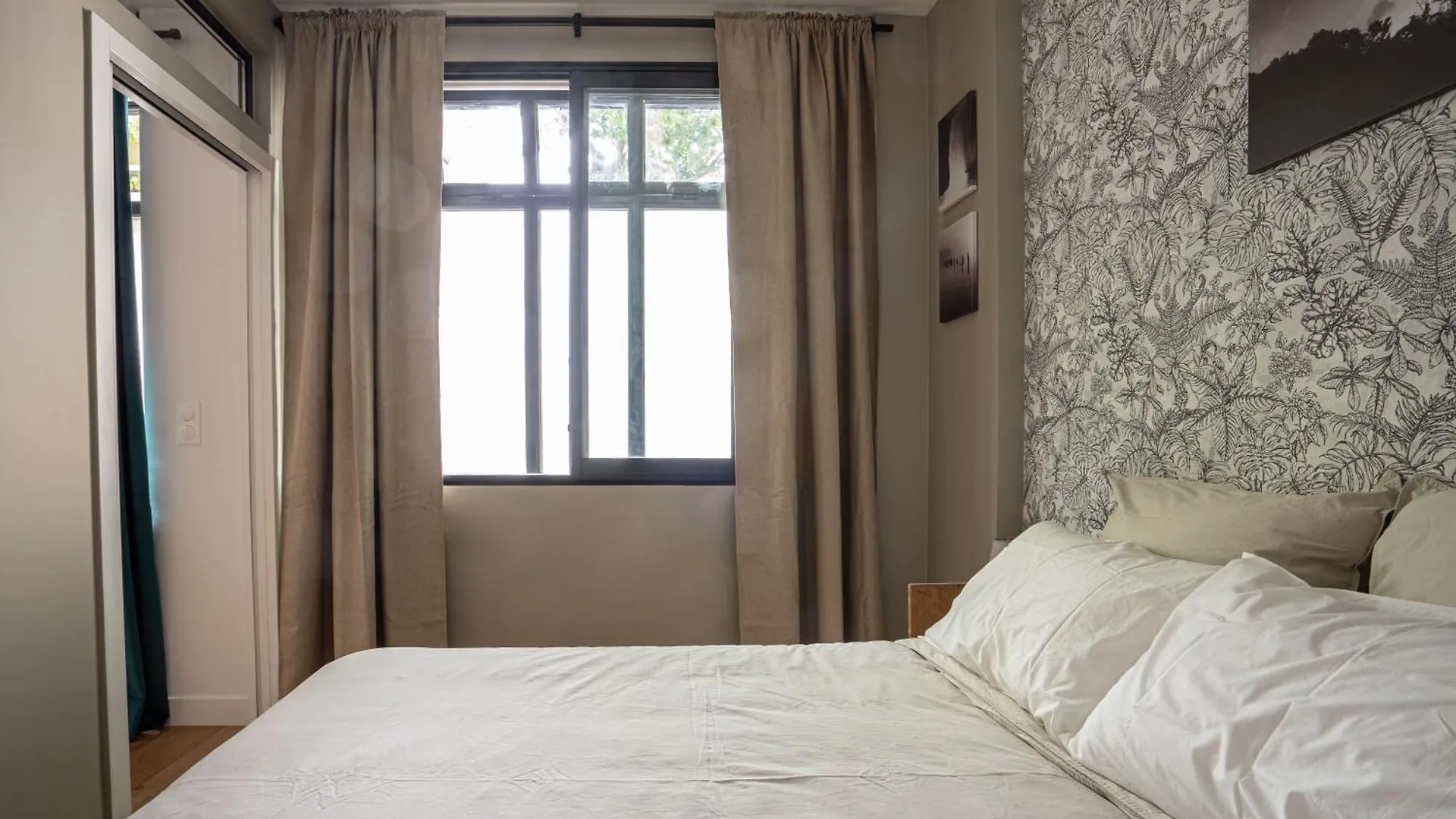 Grand Climatise 2br Avec Terrasse * Paris
