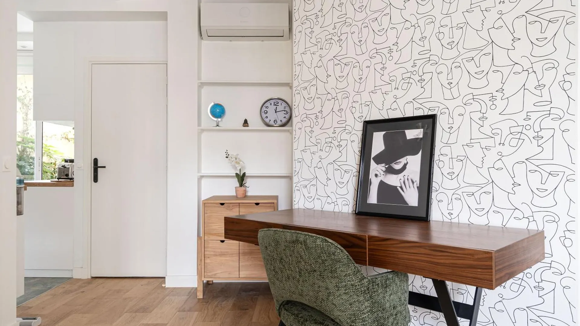 Grand Climatise 2br Avec Terrasse Apartment *